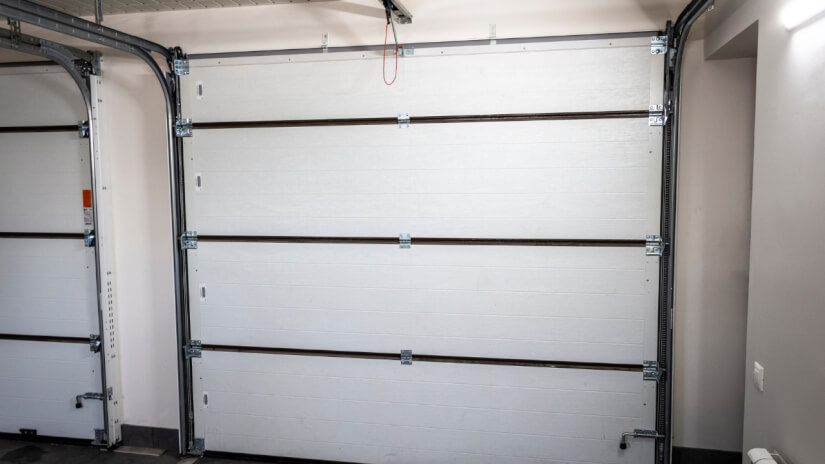 the pros and cons of single panel and sectional garage 