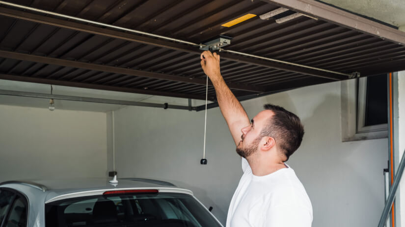how to know if you have a properly balanced garage door